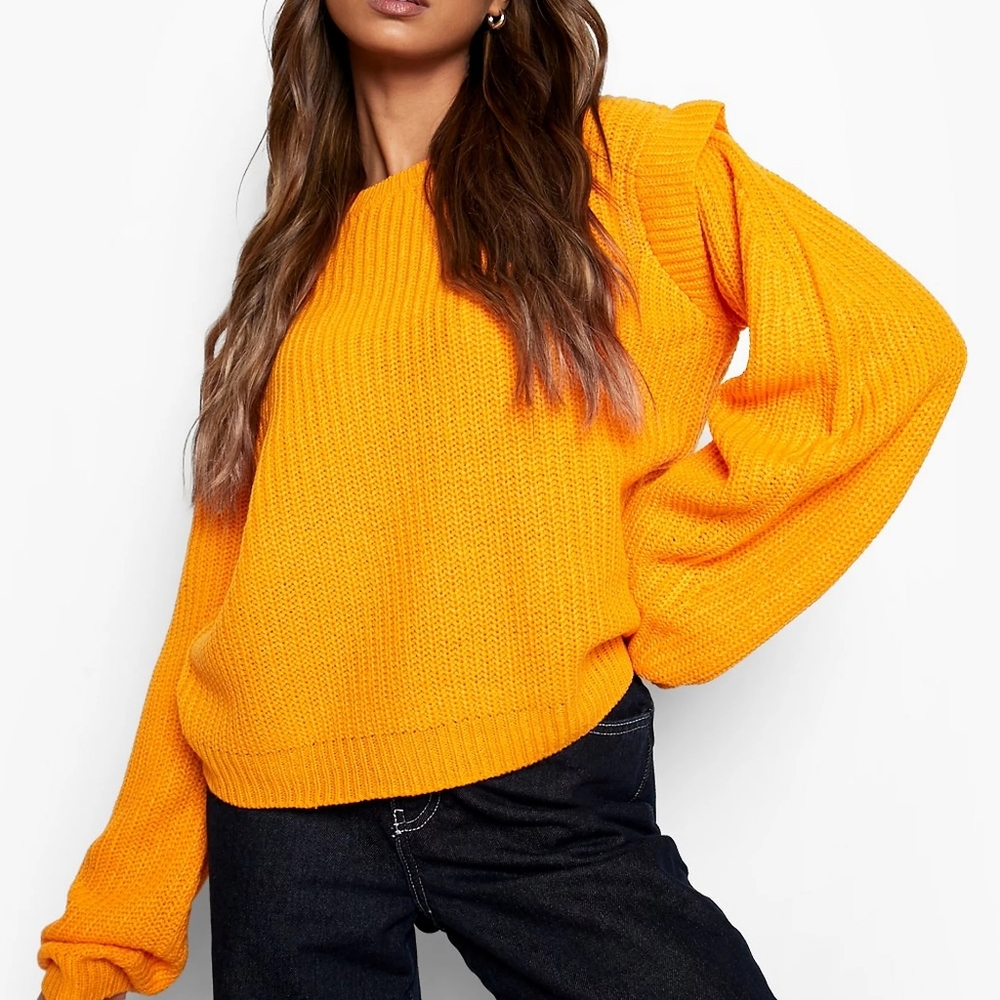 BooHoo Shoulder Detail Jumper Size M NWT